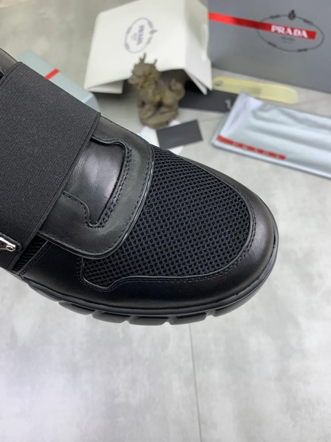 Men's men's shoes P560💰 [Real Price] Popular models are on the official website, 🆘 Trendy brand (Prada) mainly promotes popular models, avant-garde and versatile fashionable men's shoes private version mold opening, cowhide surface splicing 1:1.. Stylish and simple, original imported cowhide lining cowhide feet; the atmosphere and personality are more fashionable, eye-catching and pursuing class. It will subvert the old ideas and be a must-have for fashionistas who want to spend time with you! Must keep it! Tall and comfortable, large and low, high-end quality workmanship. Code number: 38-45 2️⃣optional.